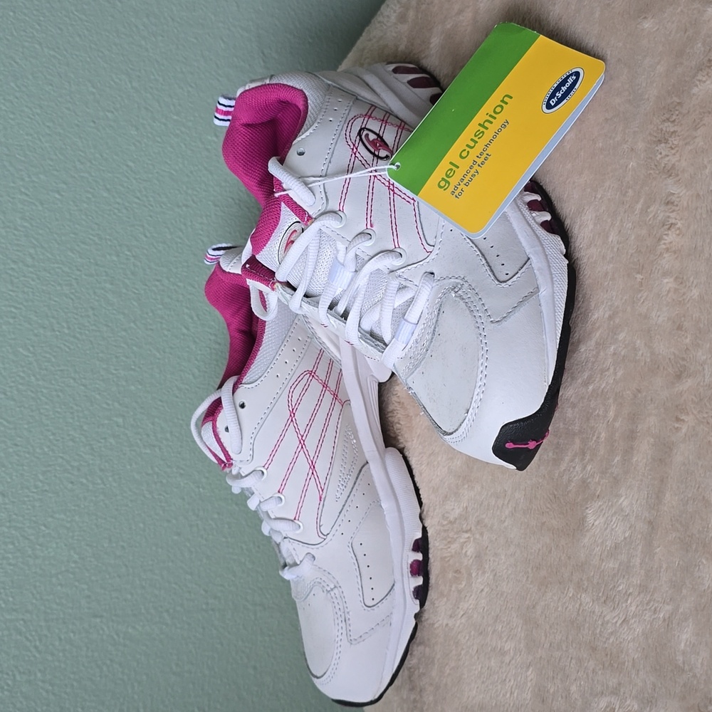 New Dr Scholl's Sprint Leather Sneaker with Gel Cushion •Women's size 7.5•No Box